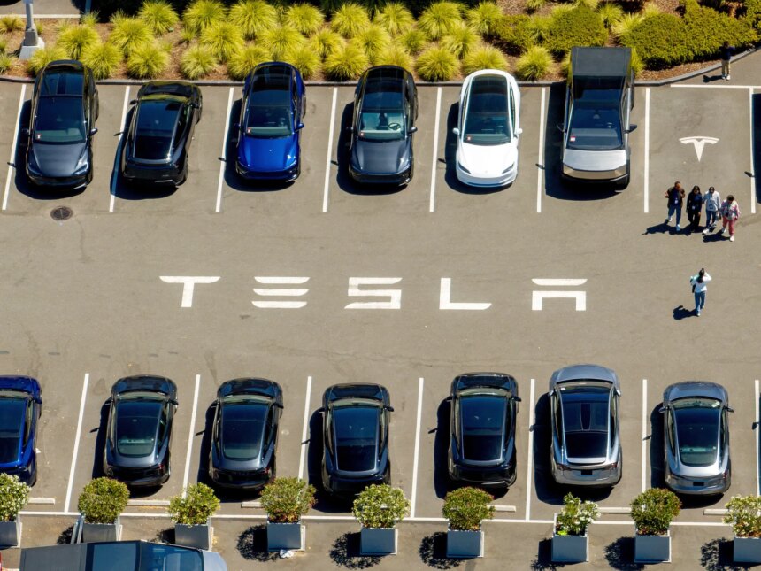 NHTSA investigates fatal crash involving Tesla Model 3 in self-driving mode 1 AP26154447183961 1782173801