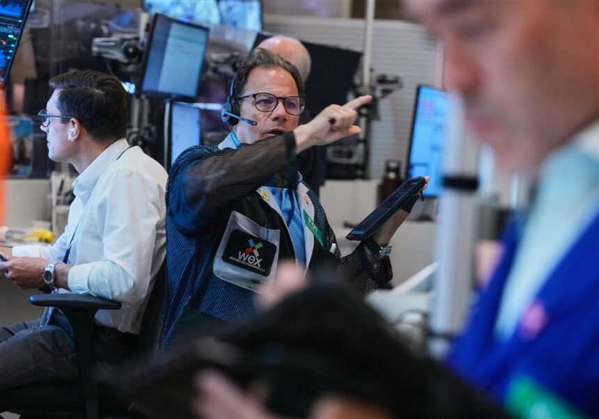 No content available to generate a news title. 1 Financial Markets Wall Street 2 337 1781619496
