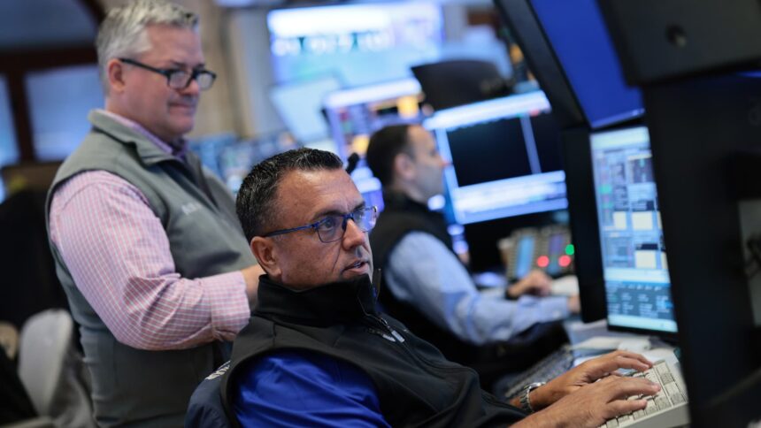 Nasdaq-100 Implied Volatility Surges as Traders Shift Focus to Puts Amid Tech Market Uncertainty 1 108329342 1782916358810 gettyimages 2284175544 mms14650 puxzm70w