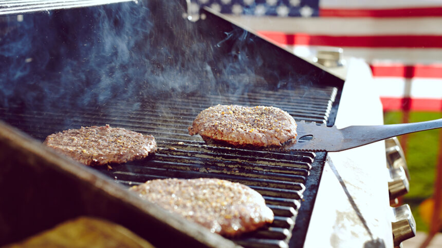 What's Open and Closed on the Fourth of July 2026 1 19441580 070326 cc adobe stock burger img
