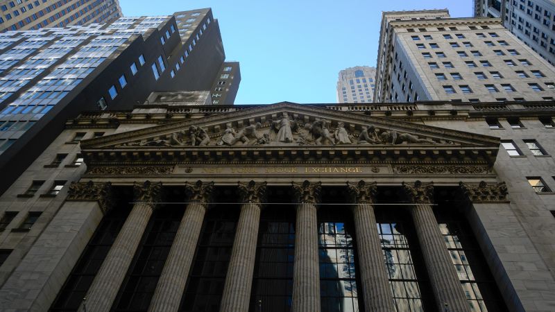 US Stocks Near Record Highs Amid Market Volatility and AI Concerns 1 gettyimages 2281276154