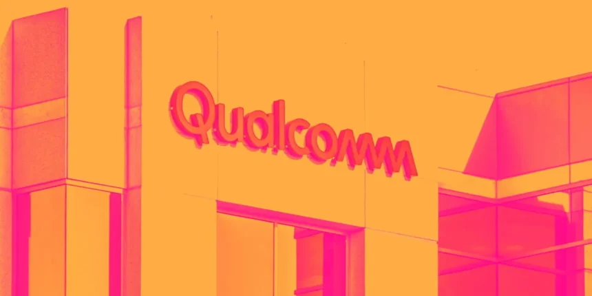Qualcomm Shares Drop After SpaceX Denial and Index Removal 1 https2F2Fmedia.zenfs .com2Fen2Fstockstory 9222F1d5516b4db23b041bf7158e3e7472adf